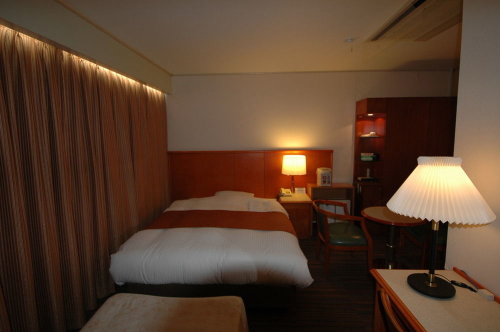 Takamatsu Terminal Hotell Exteriör bild