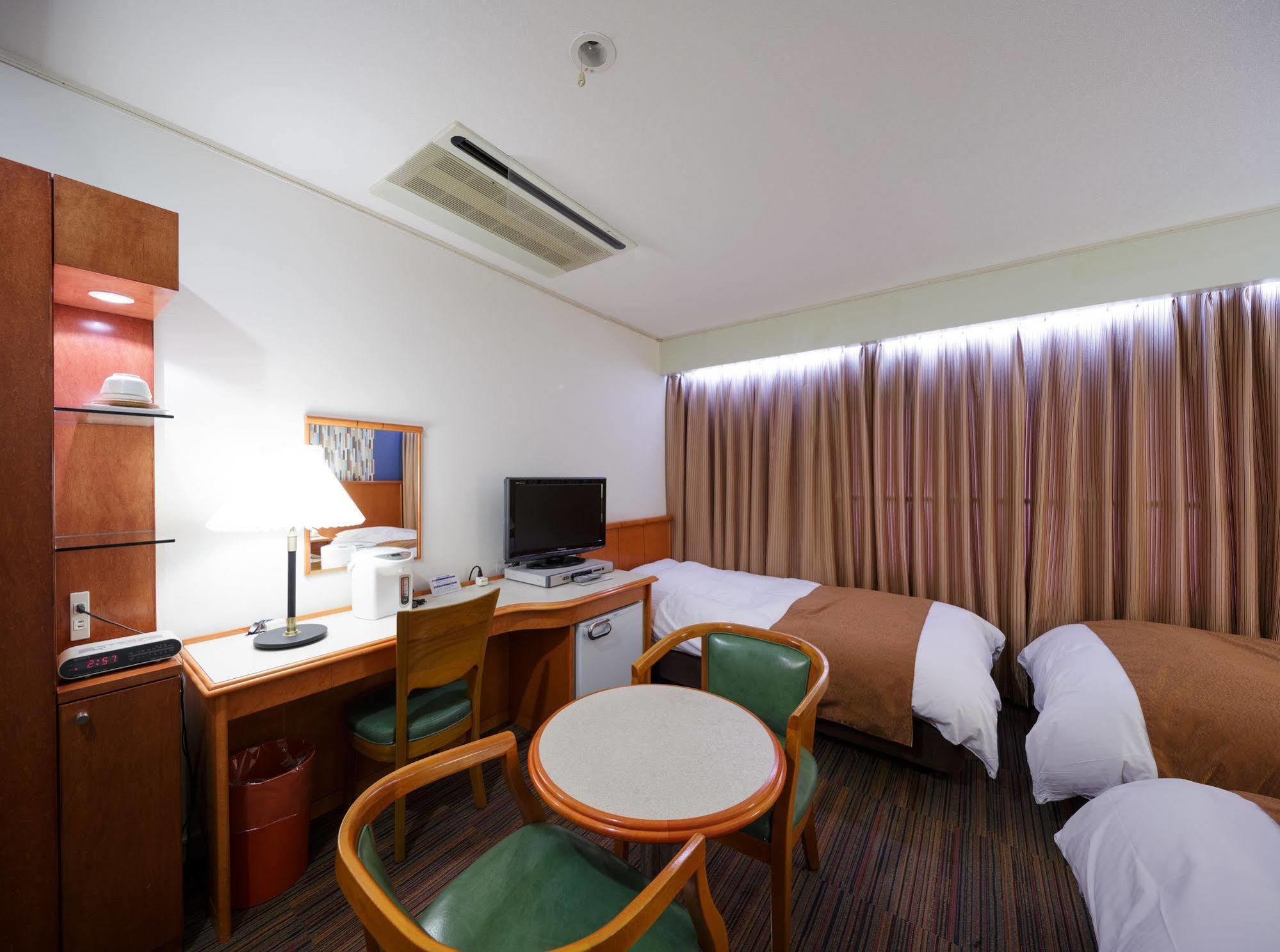 Takamatsu Terminal Hotell Exteriör bild